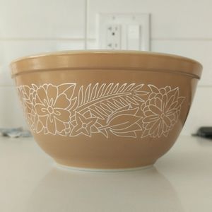 Vintage Pyrex 402